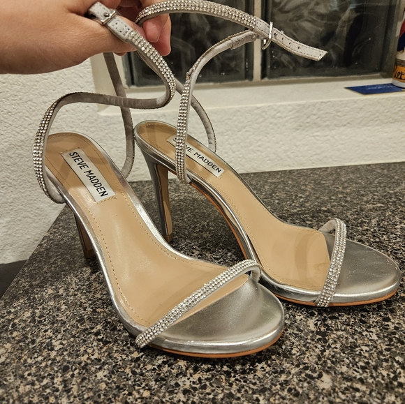 Steve Madden Festive Heels - Picture 2 of 7